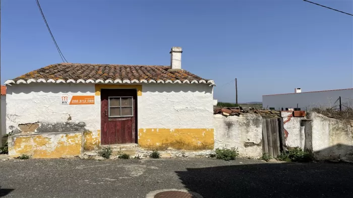 Casa e ruínas em Monte Alto